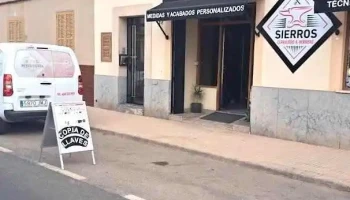 Puertas de seguridad Cabma, cerrajeria Sierros - Campos